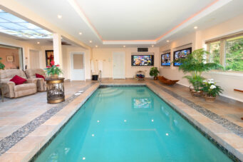 4228 Rockridge Crescent